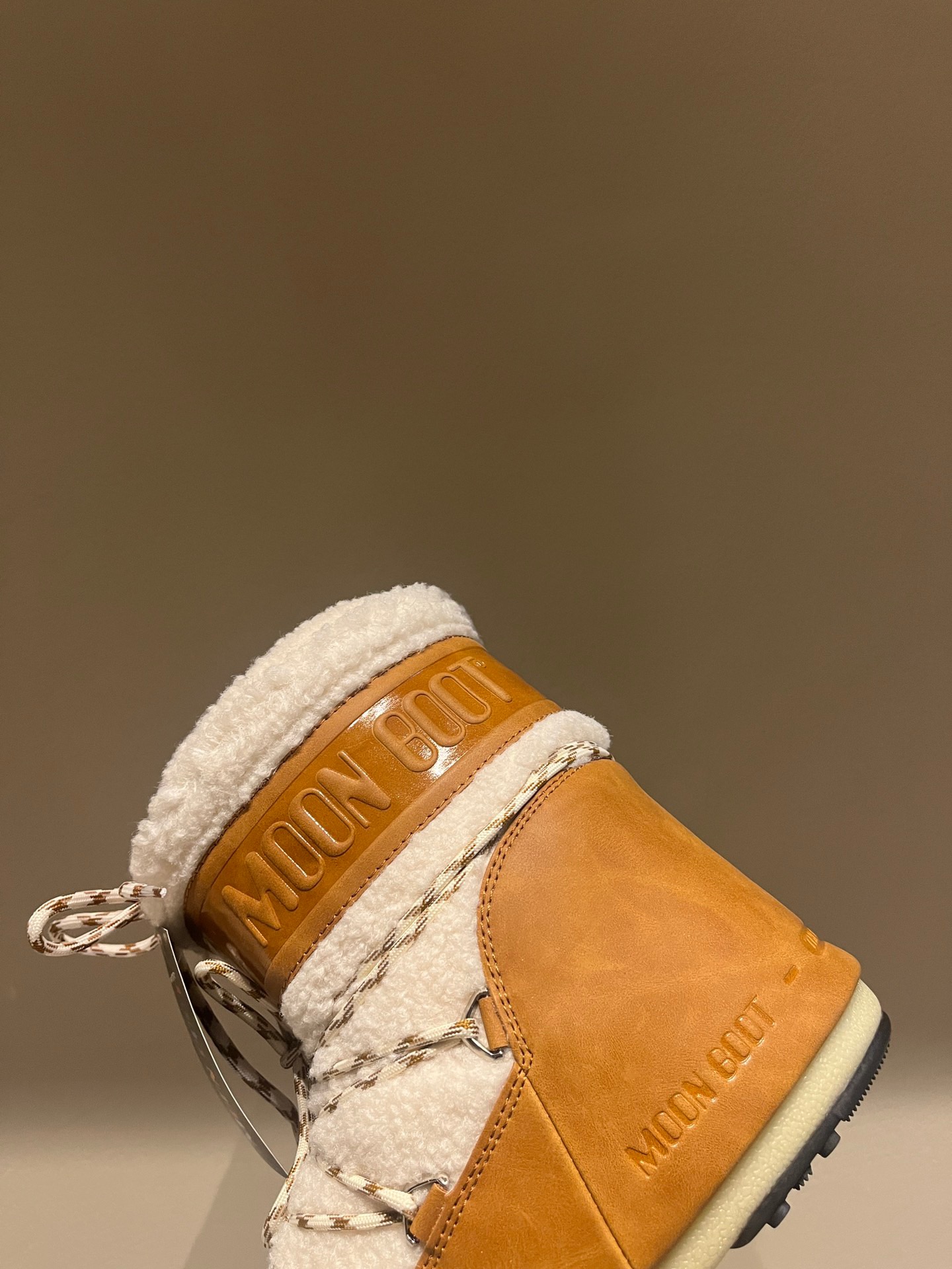 UGG MOON Boots