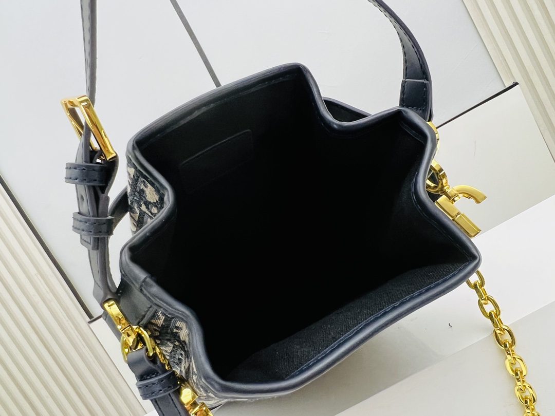 DIOR C‘est Handbag