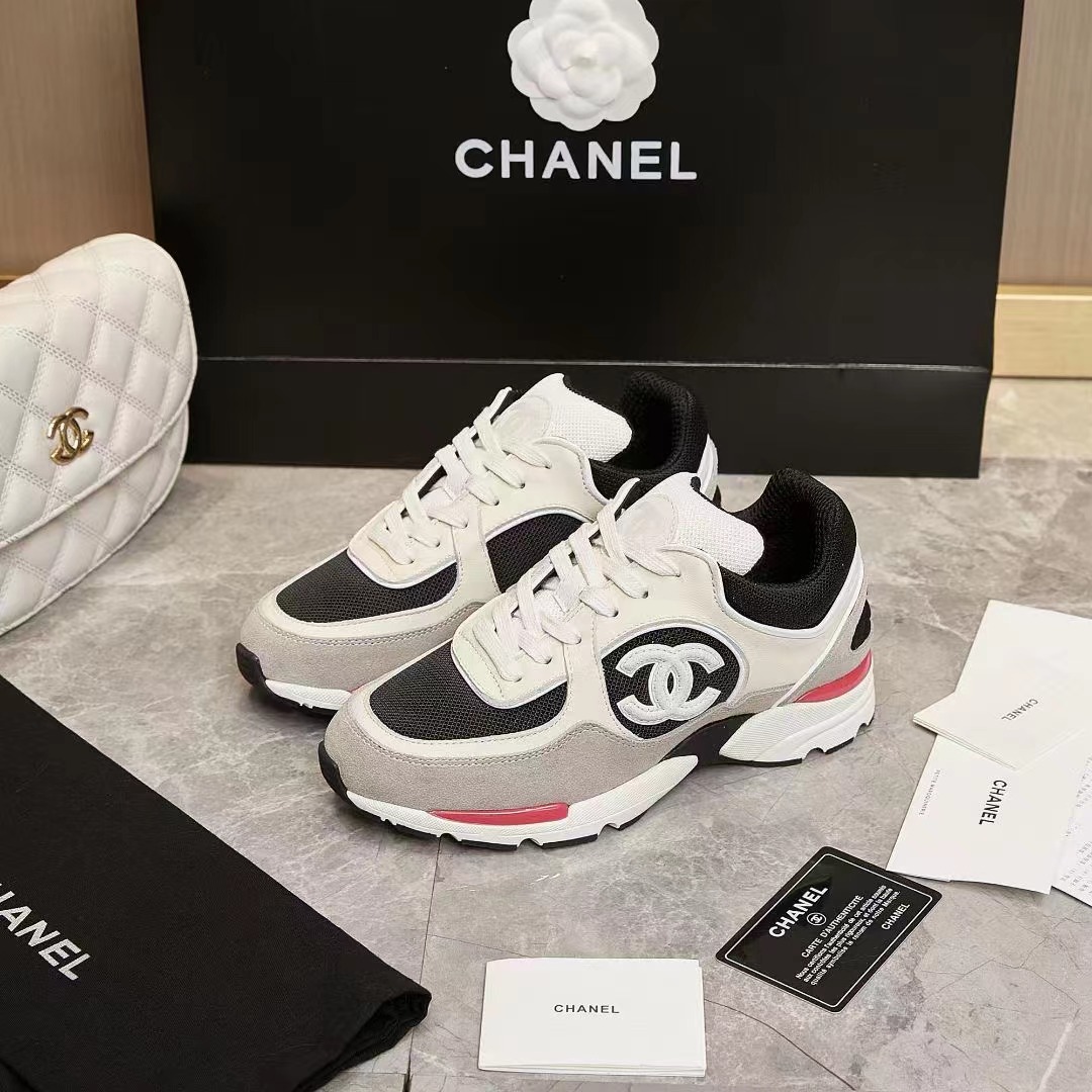 CHANEL Sneakers