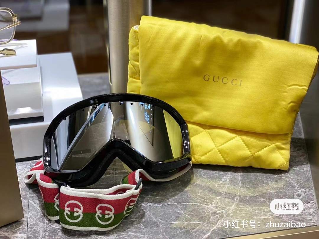 GUCCI ski goggles