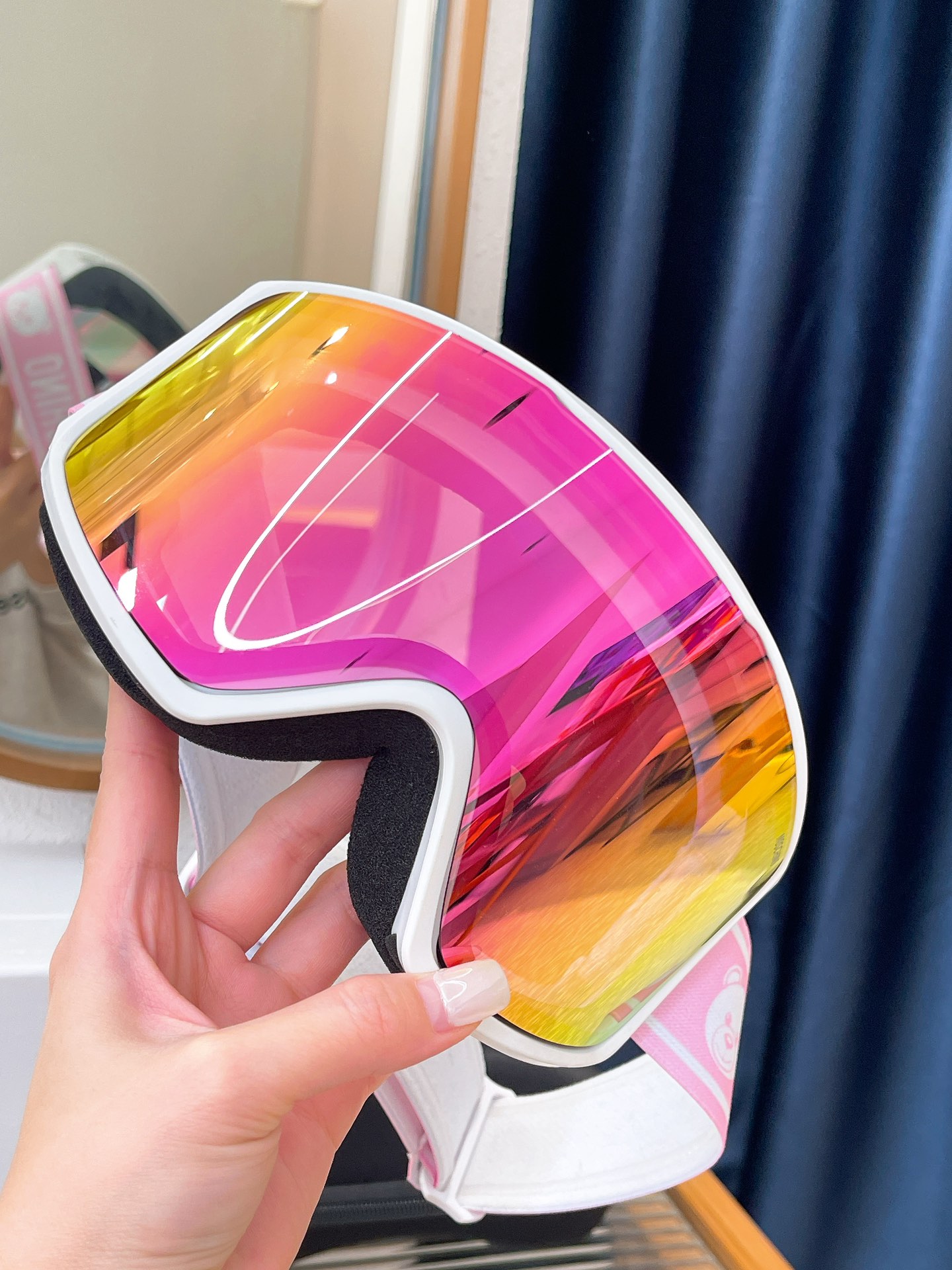 MOSCHINO ski goggles
