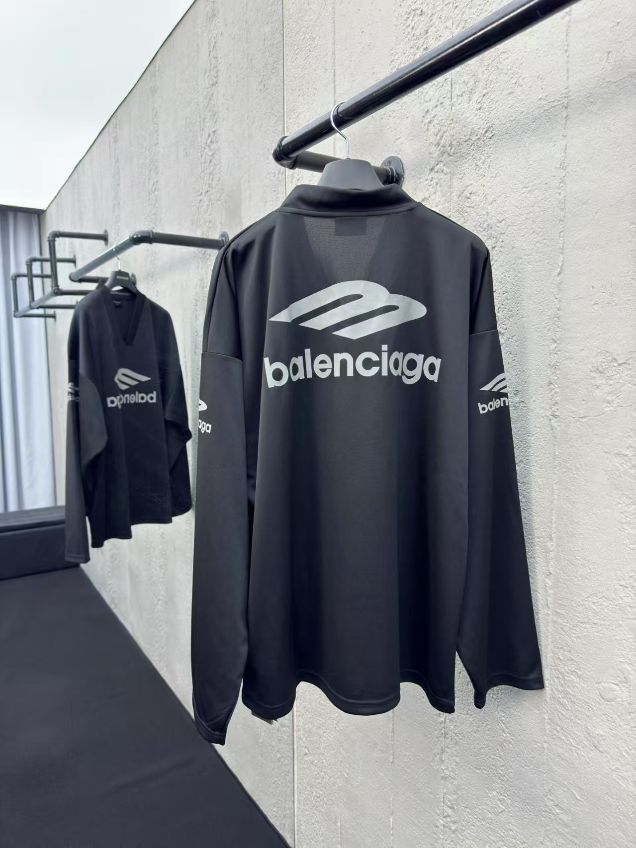BALENCIAGA Ski series V-neck long sleeve