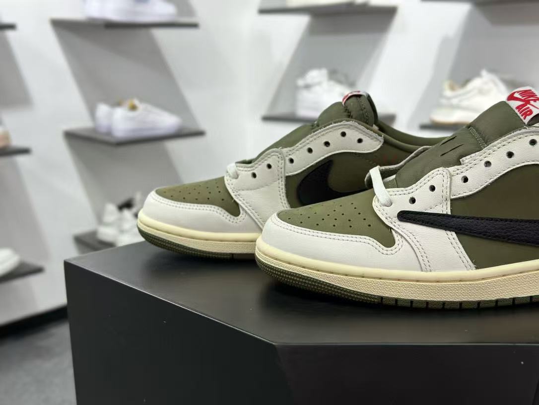 NIKE travis scott x air jordan 1 sneakers