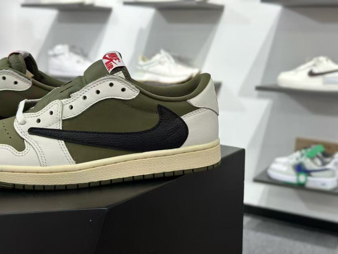 NIKE travis scott x air jordan 1 sneakers
