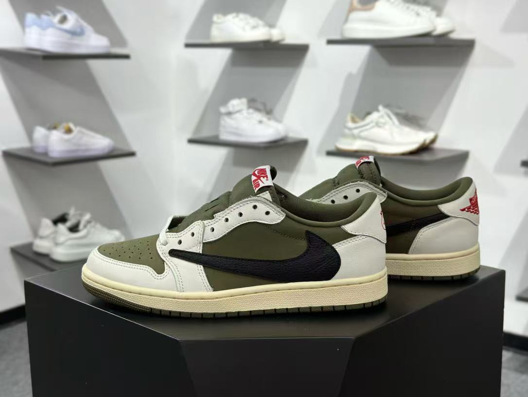 NIKE travis scott x air jordan 1 sneakers
