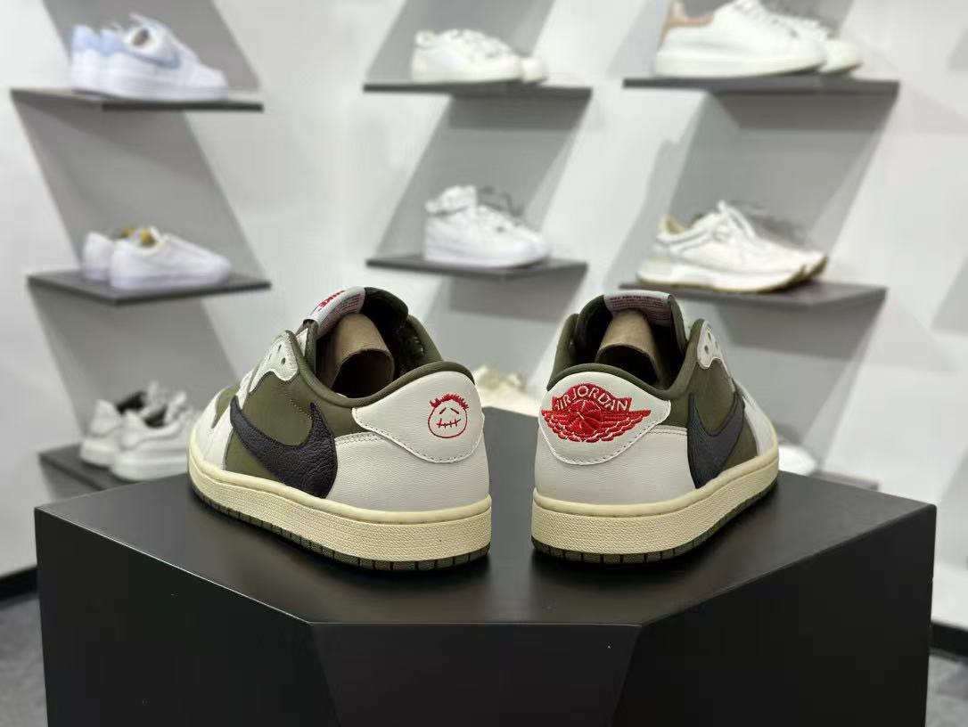 NIKE travis scott x air jordan 1 sneakers