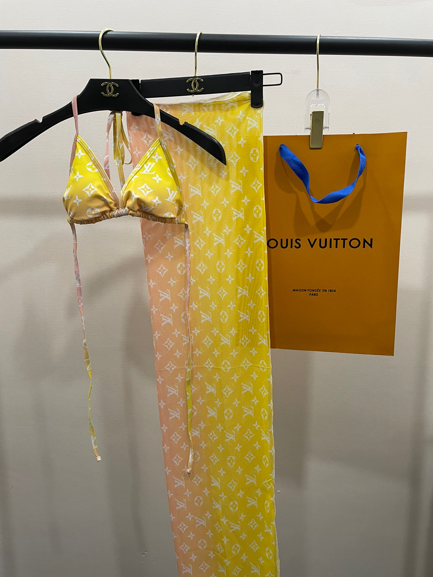 LV bikini+gauzy skirt