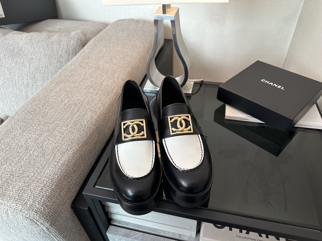 CHANEL Loafers