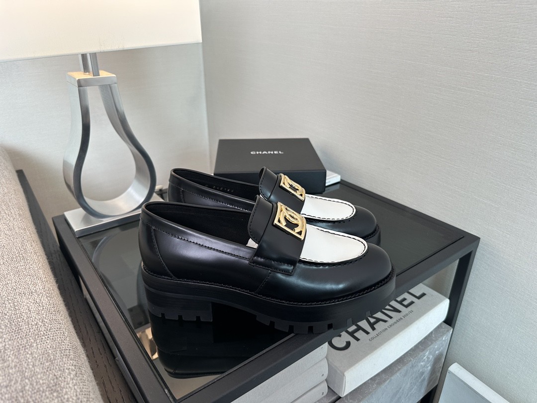 CHANEL Loafers
