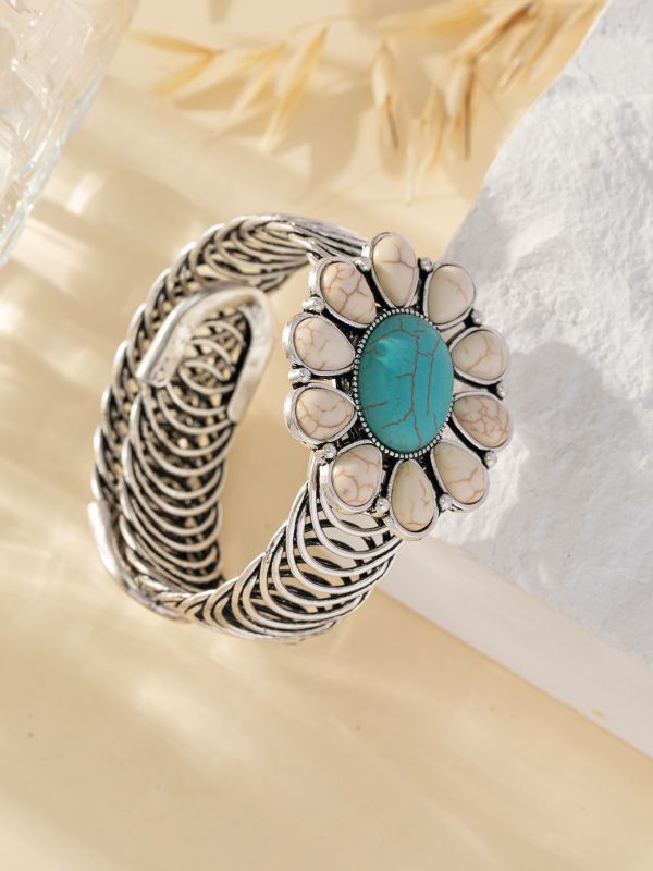 Bohemian Style Elliptical Floral Pattern Turquoise Bracelet.