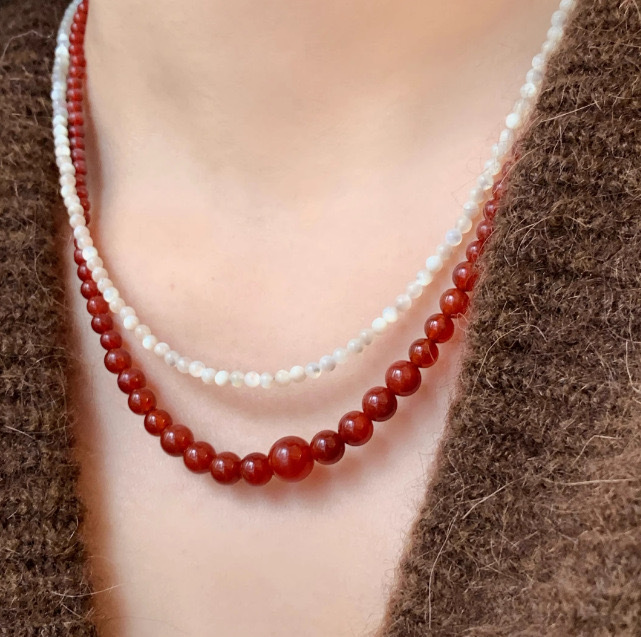 24#red agate necklace