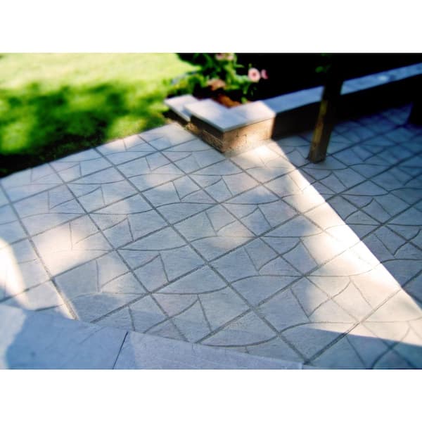 17.5 in. x 17.5 in. Stone Design Square Gray Variegated Concrete Paver (46-Pieces/97 sq. ft./Pallet)