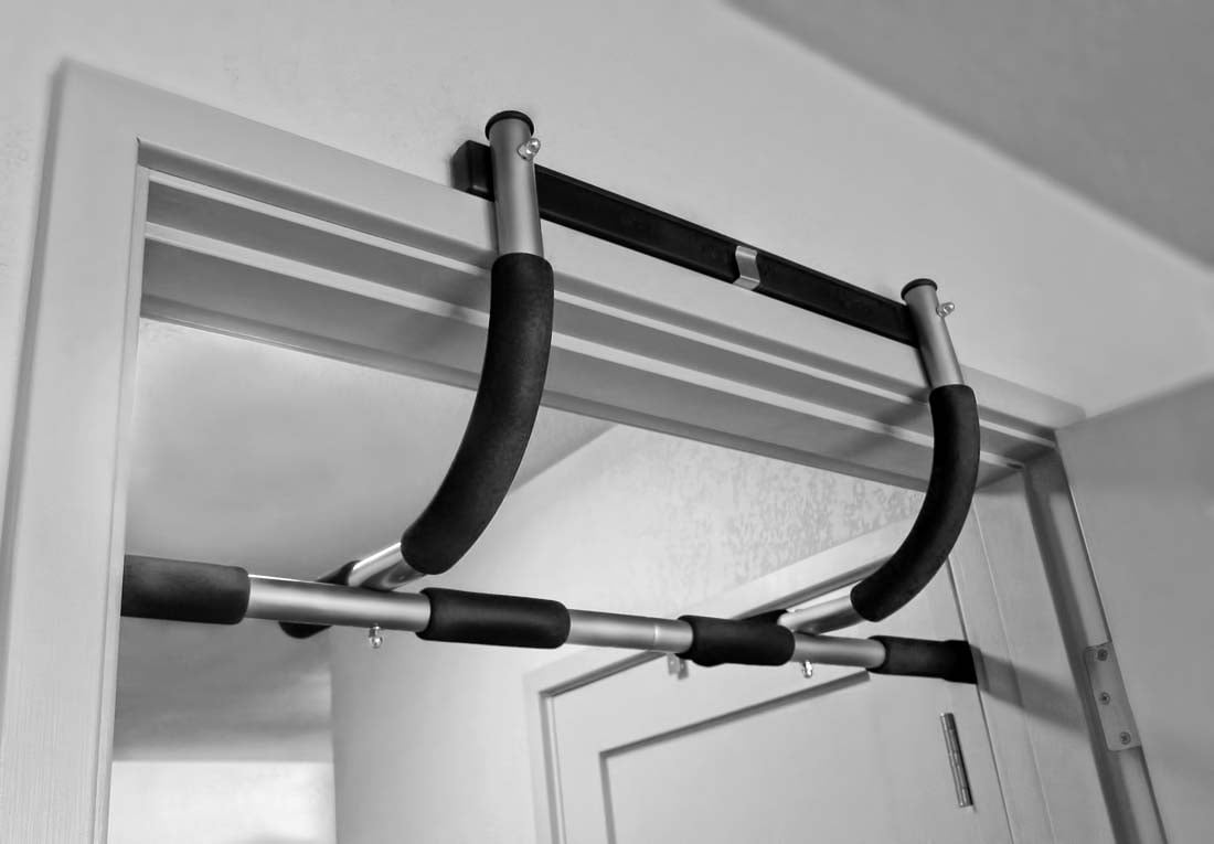 Rubberbanditz Pull Up Bar Workout Bar for Doorway, Portable Door Frame Horizontal Chin-up Bar