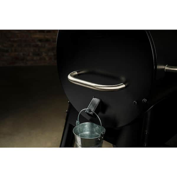 Pro 575 Wifi Pellet Grill and Smoker in Black