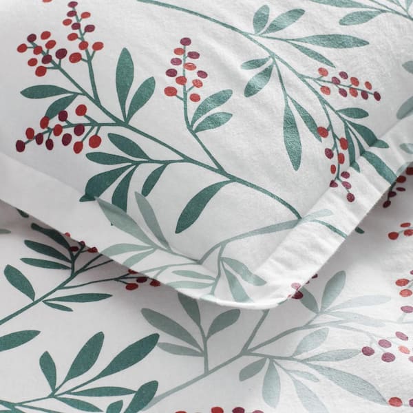 Company Cotton Berries Velvet Flannel White Multi Cotton Standard Pillowcases (Set of 2)