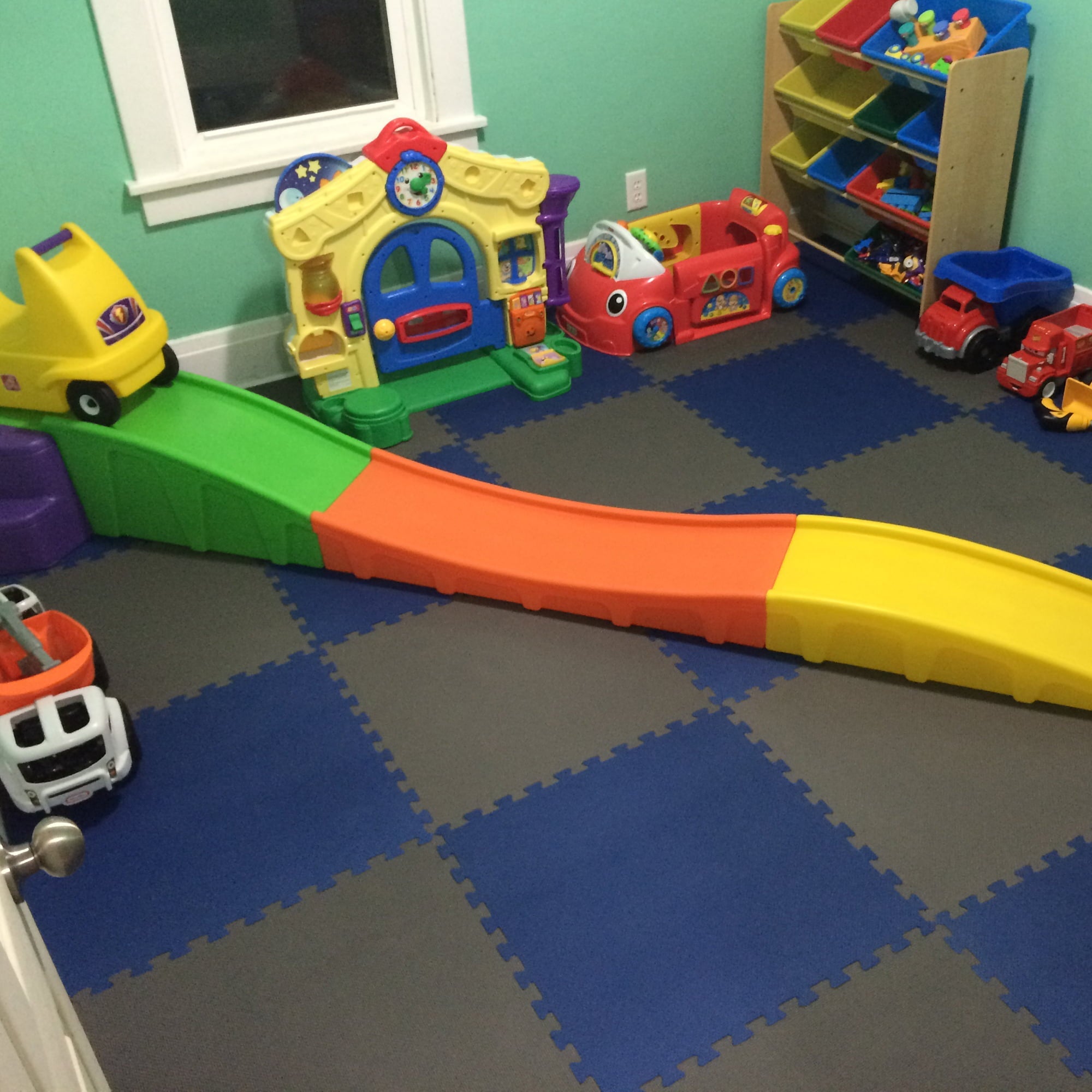 Greatmats Foam Kids and Gym Mats Premium 5/8 Inch x 2x2 Ft. Black Case of 15