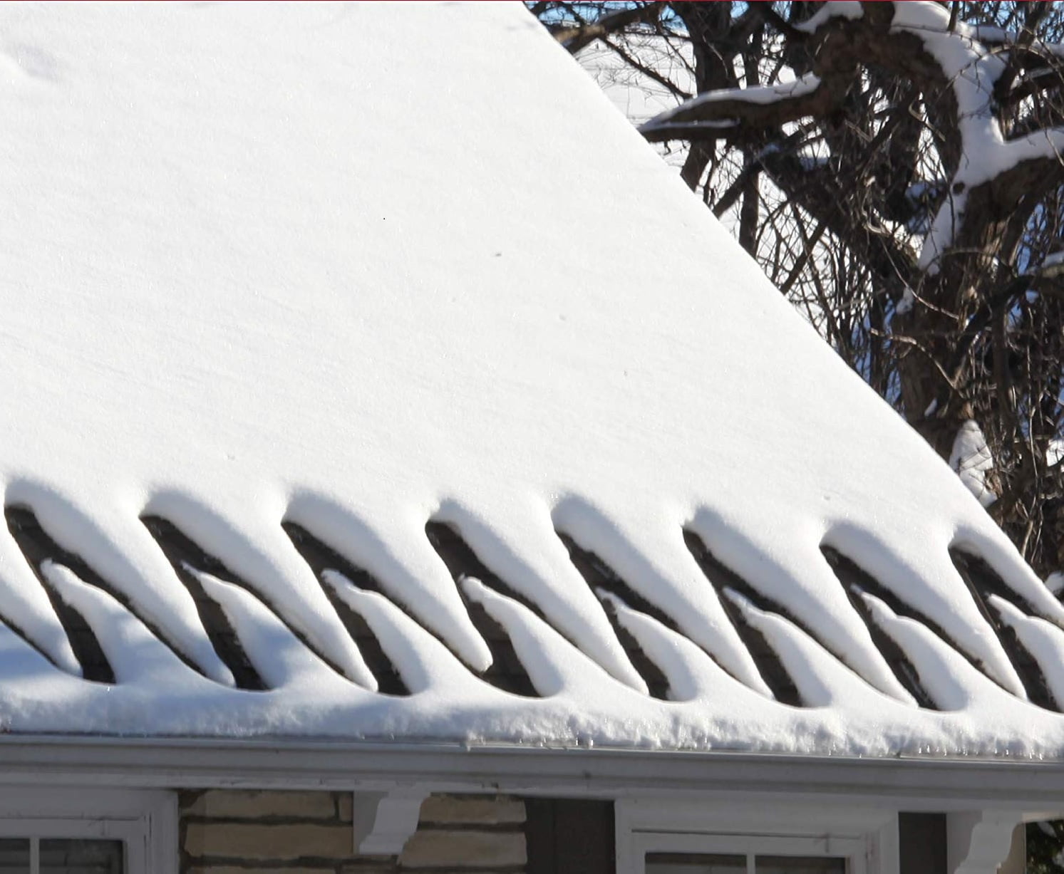 H&G lifestyles 30ft Roof Snow Heating Cable Self-Regulating De-Icing Plug-in Ready Deicing Cable 8 Watts