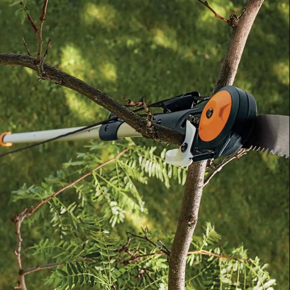 Fiskars 7 16' Chain Drive Extendable Pole Saw And Pruner