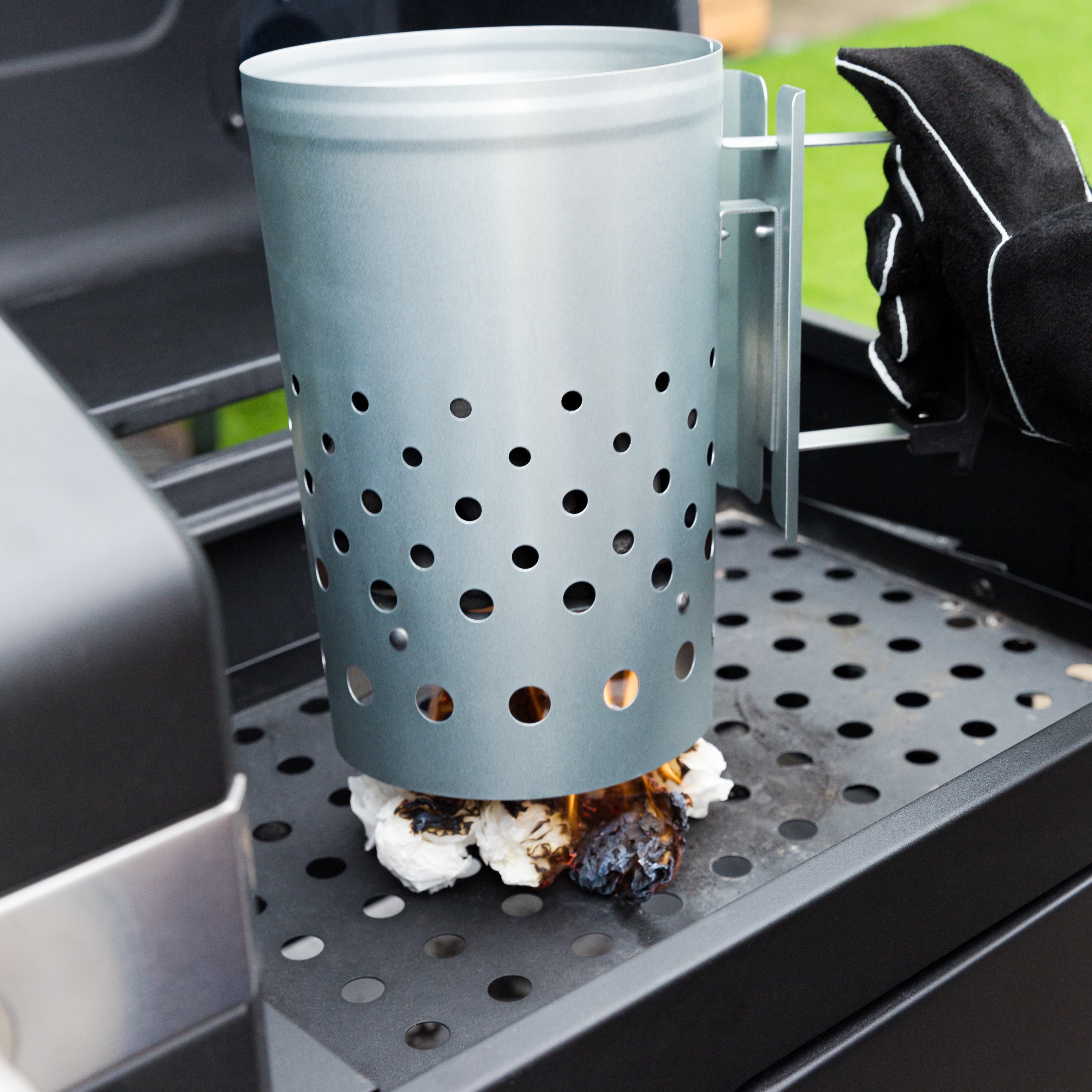 Expert Grill Chimney Starter with Safety Handle for Grilling ,Silver