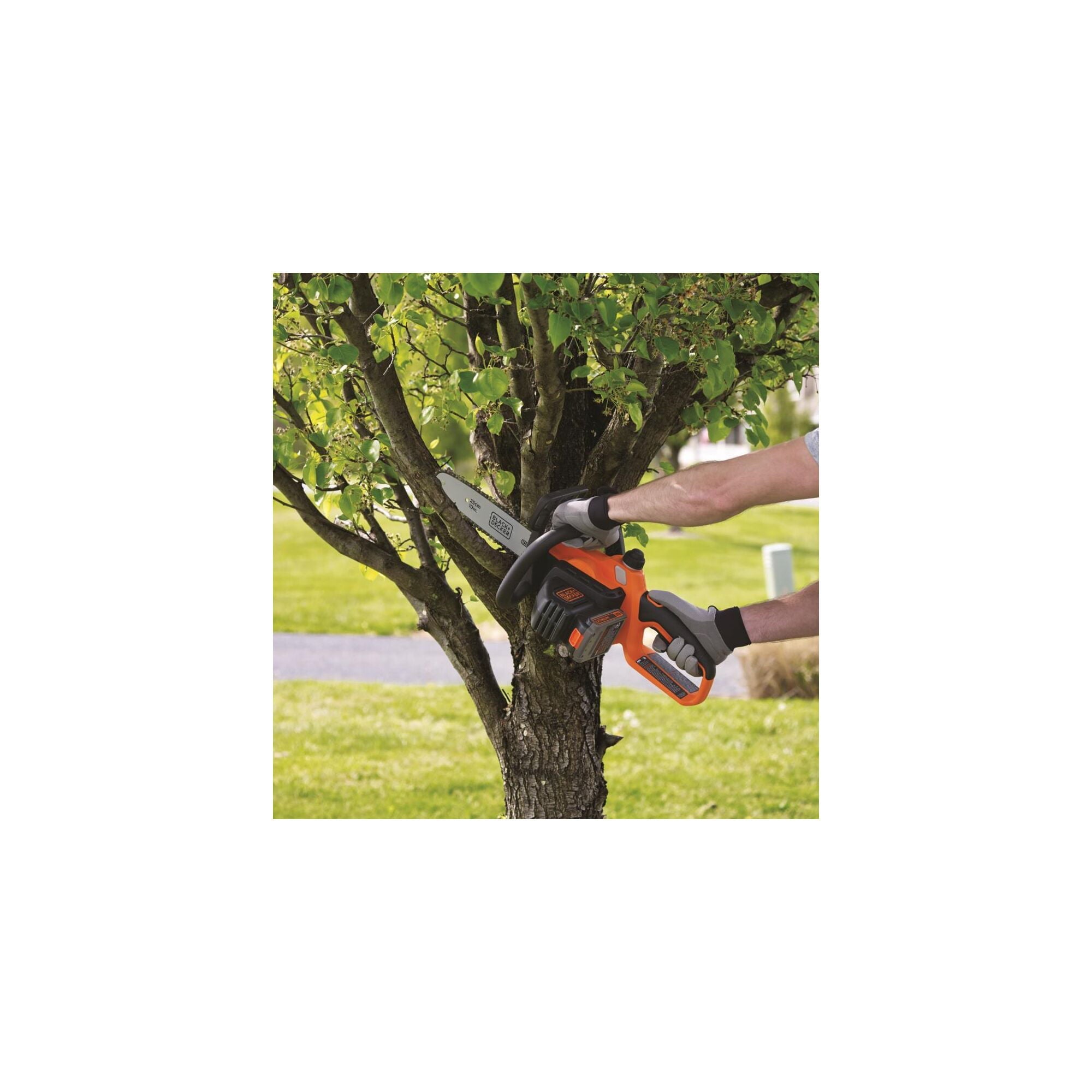 BLACK+DECKER LCS1020 20V MAX Lithium 10 in. Chainsaw