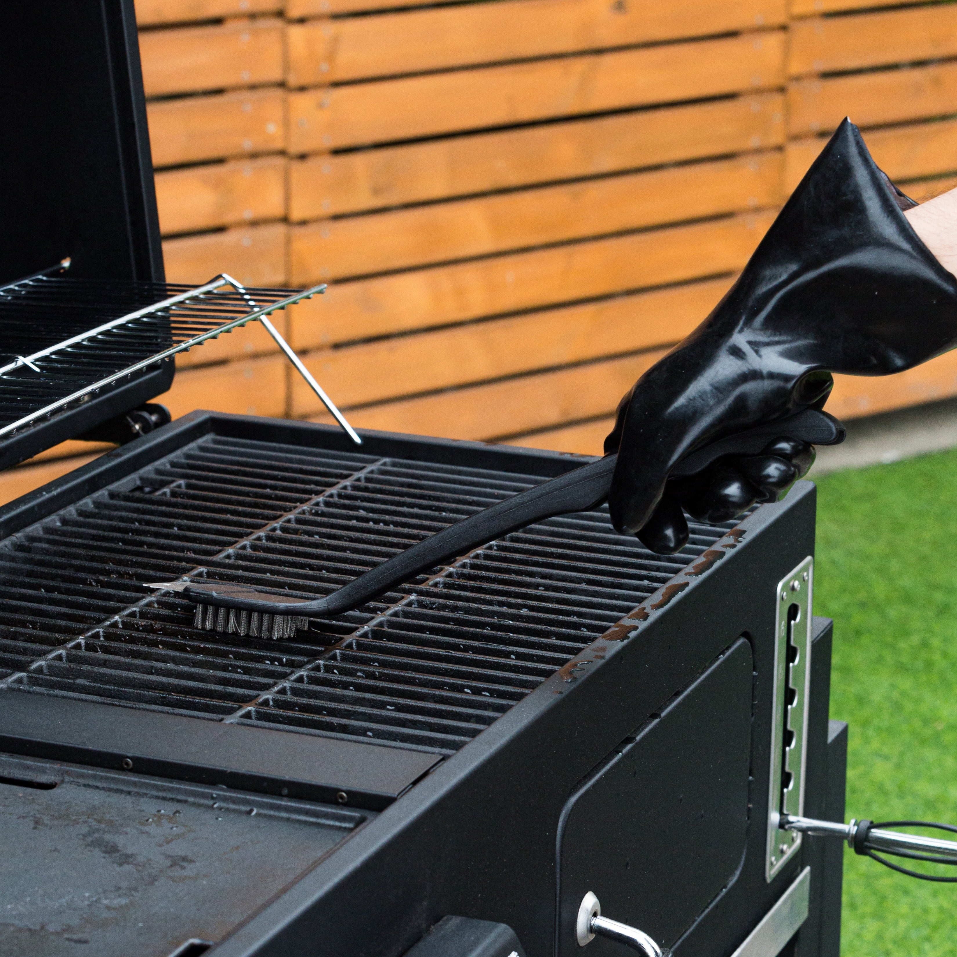 Expert Grill Long Handle Steel Fiber Scrub Brush and Scraper, 16