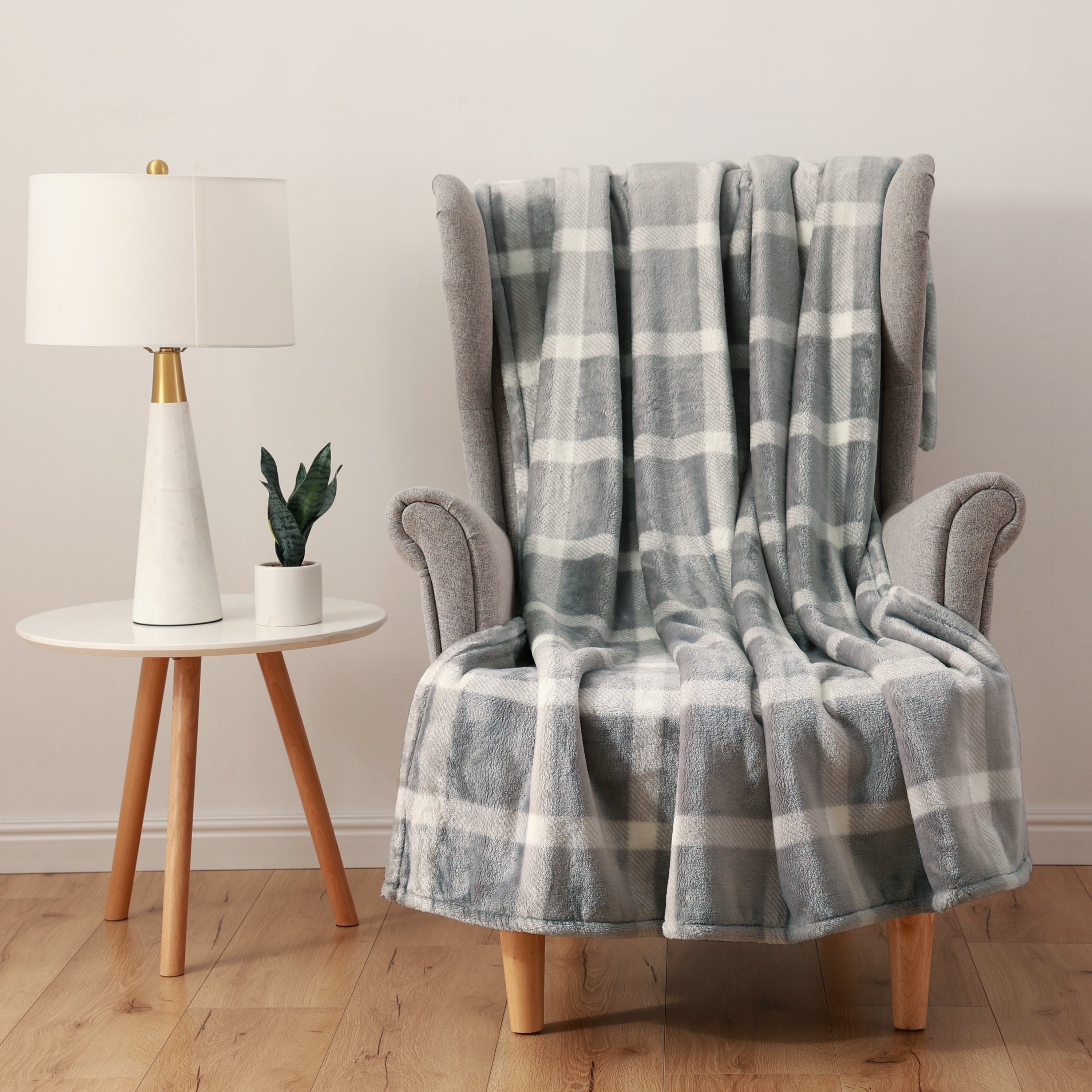 Better Homes & Gardens Gray Plaid Ultra Soft Velvet Printed Throw Blanket, Oversized