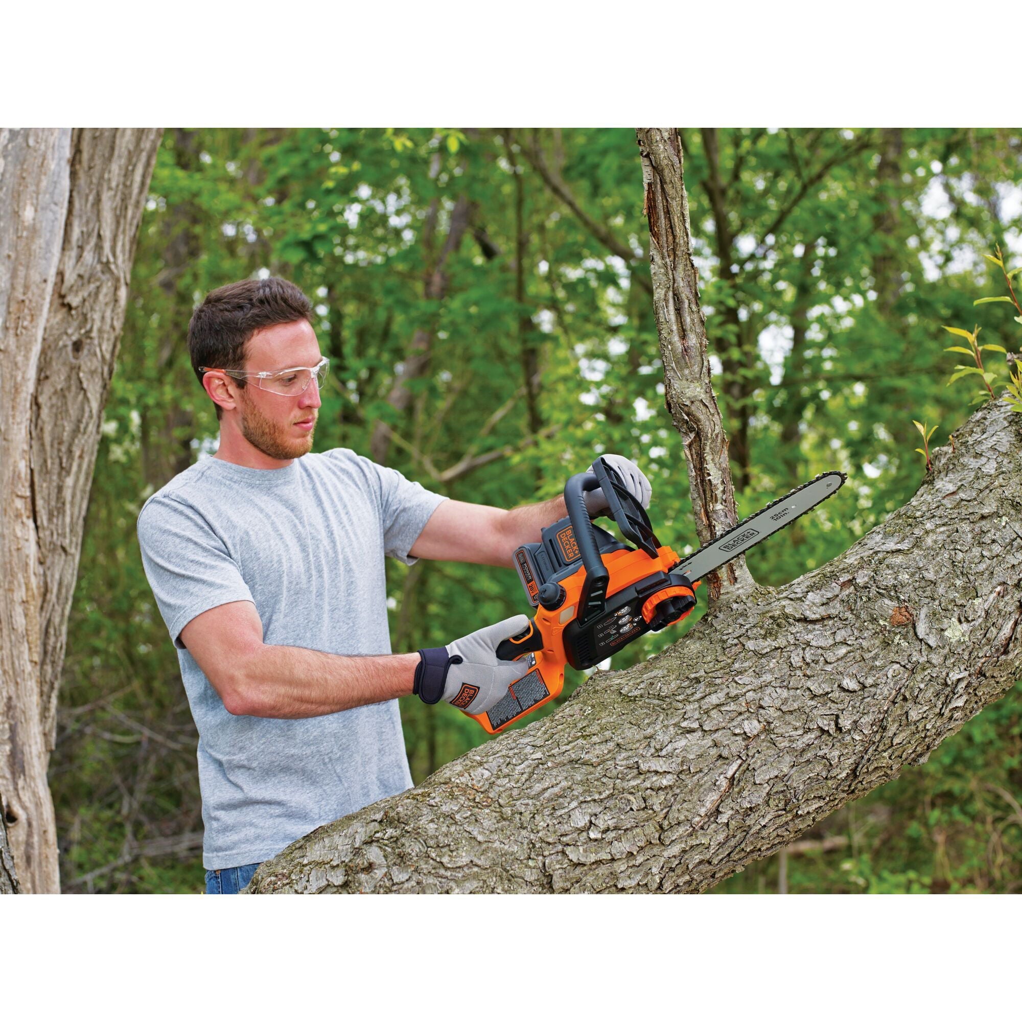 BLACK+DECKER LCS1020 20V MAX Lithium 10 in. Chainsaw