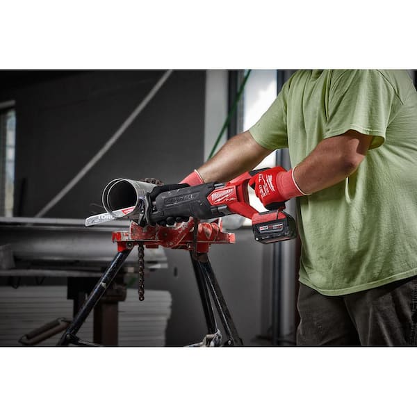 M18 FUEL 18V Lithium-Ion Brushless Cordless SAWZALL Reciprocating Saw Kit W/one 5.0 Ah Batteries, Charger and Case