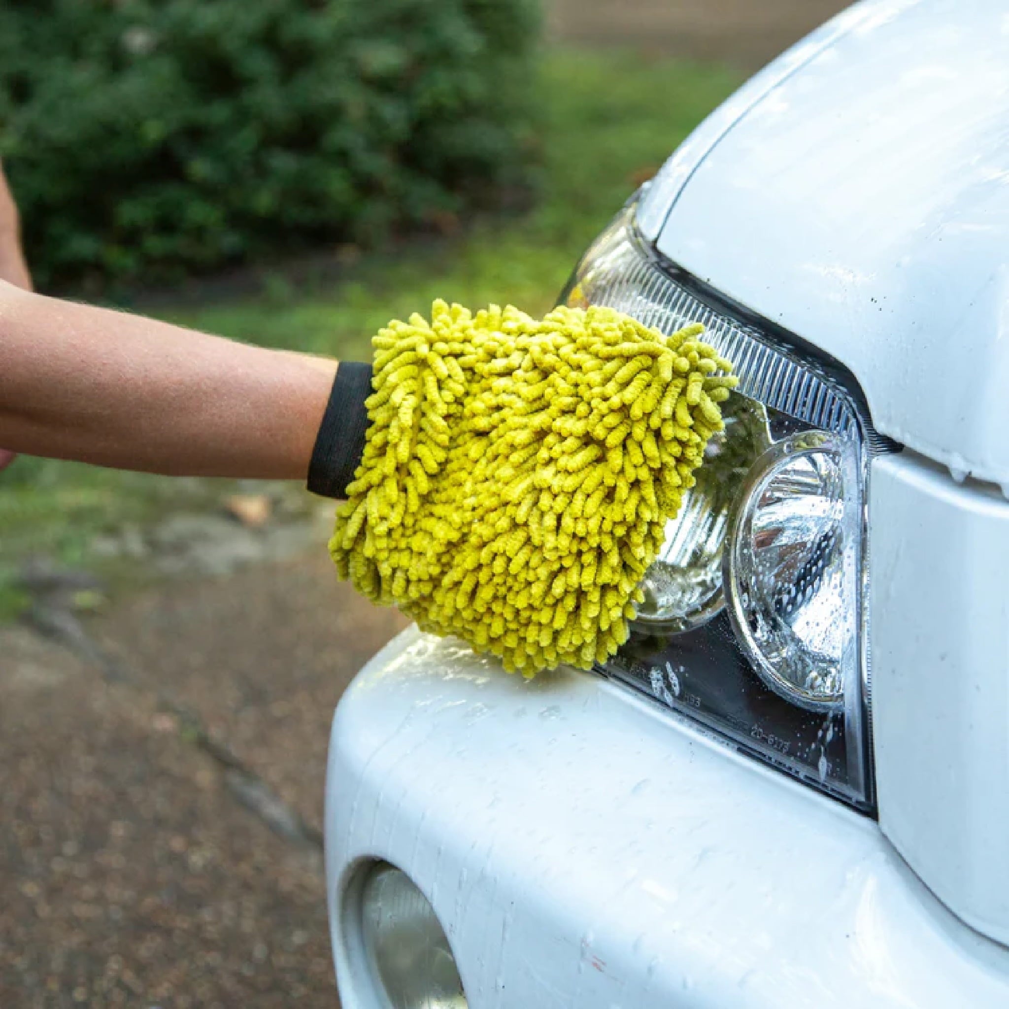 DocaPole Car Cleaning Kit: Car Wash Kit with 5-12’ Extension Pole & Soft  Brush, Car Squeegee, Car Wash Mitt (2X), Microfiber Cleaning Head