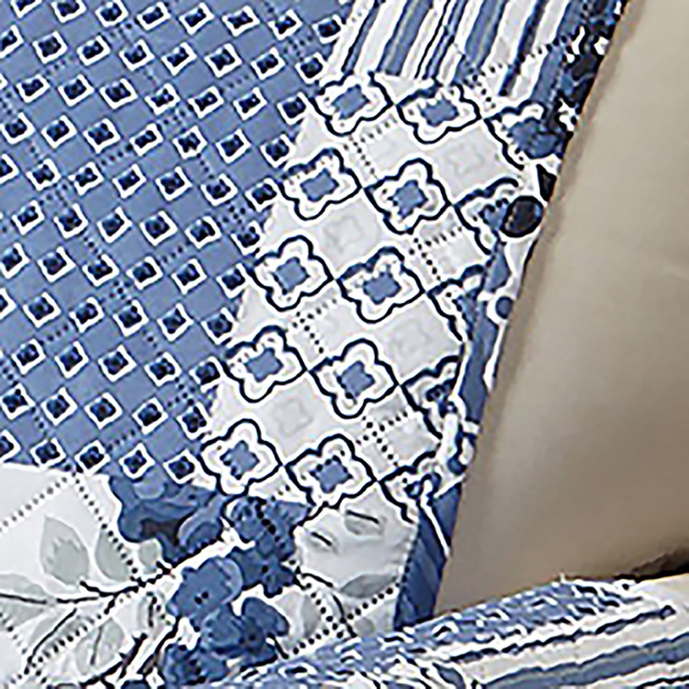 Great Bay Home Patchwork Scalloped Reversible Washable Pet Furniture Protector  (74