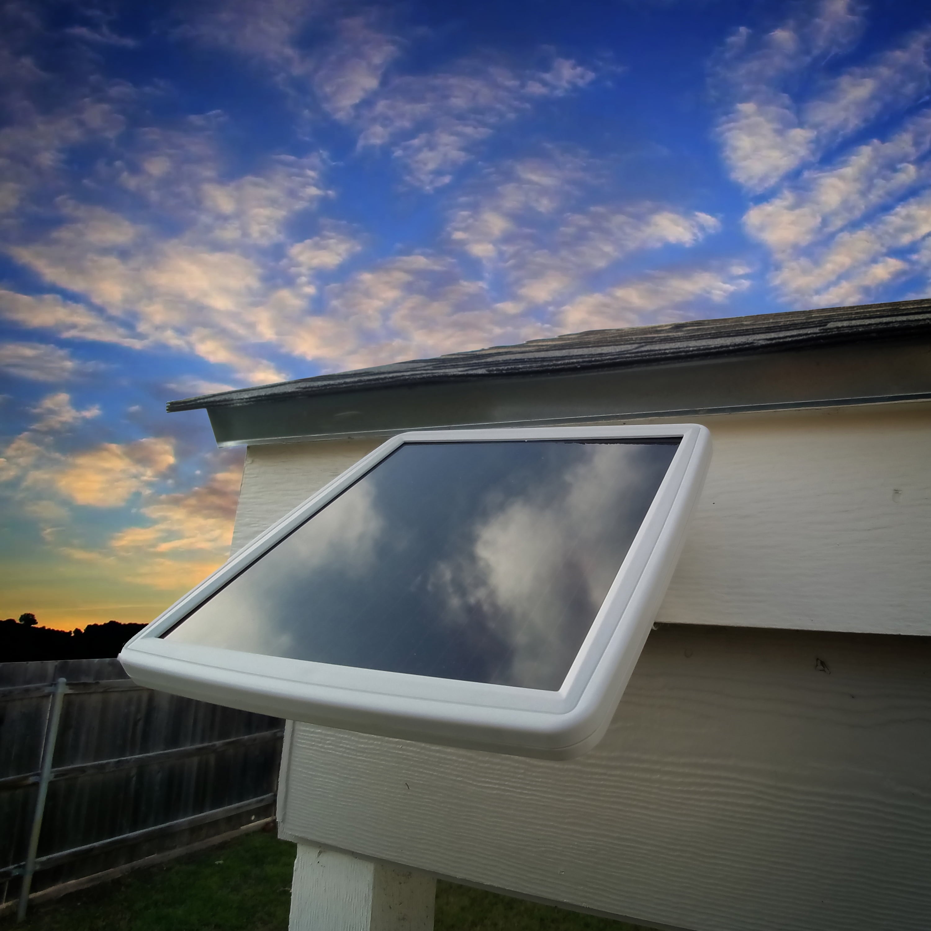 Westinghouse 2000 Lumen Triple Head Solar Security Light, Motion Activated (White Finish)