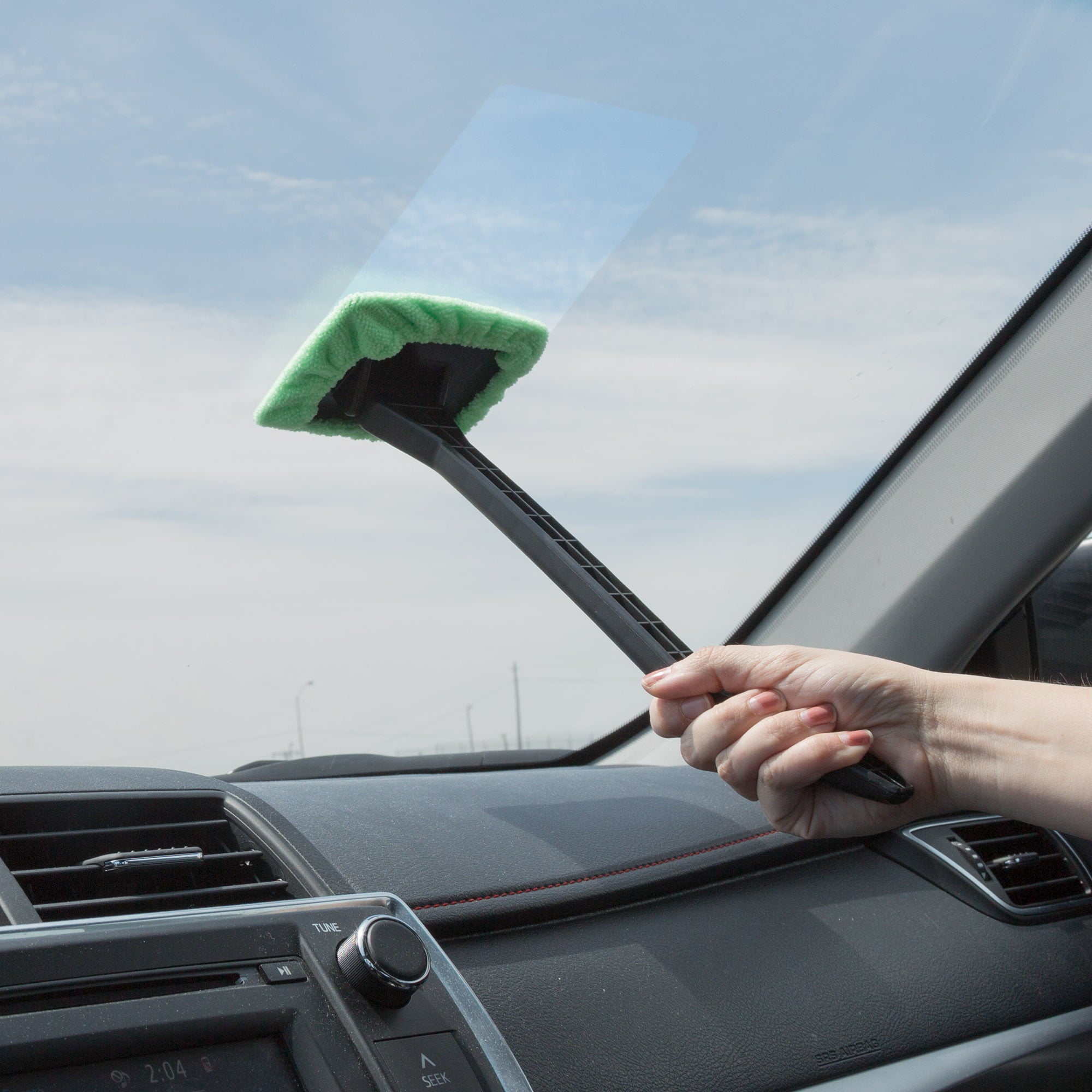 Stalwart Windshield Cleaner with Microfiber Cloth (Green)