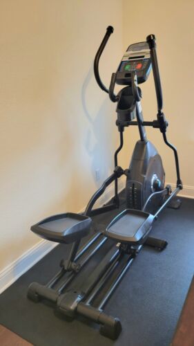 Nautilus Elliptical E616 Trainer - Black