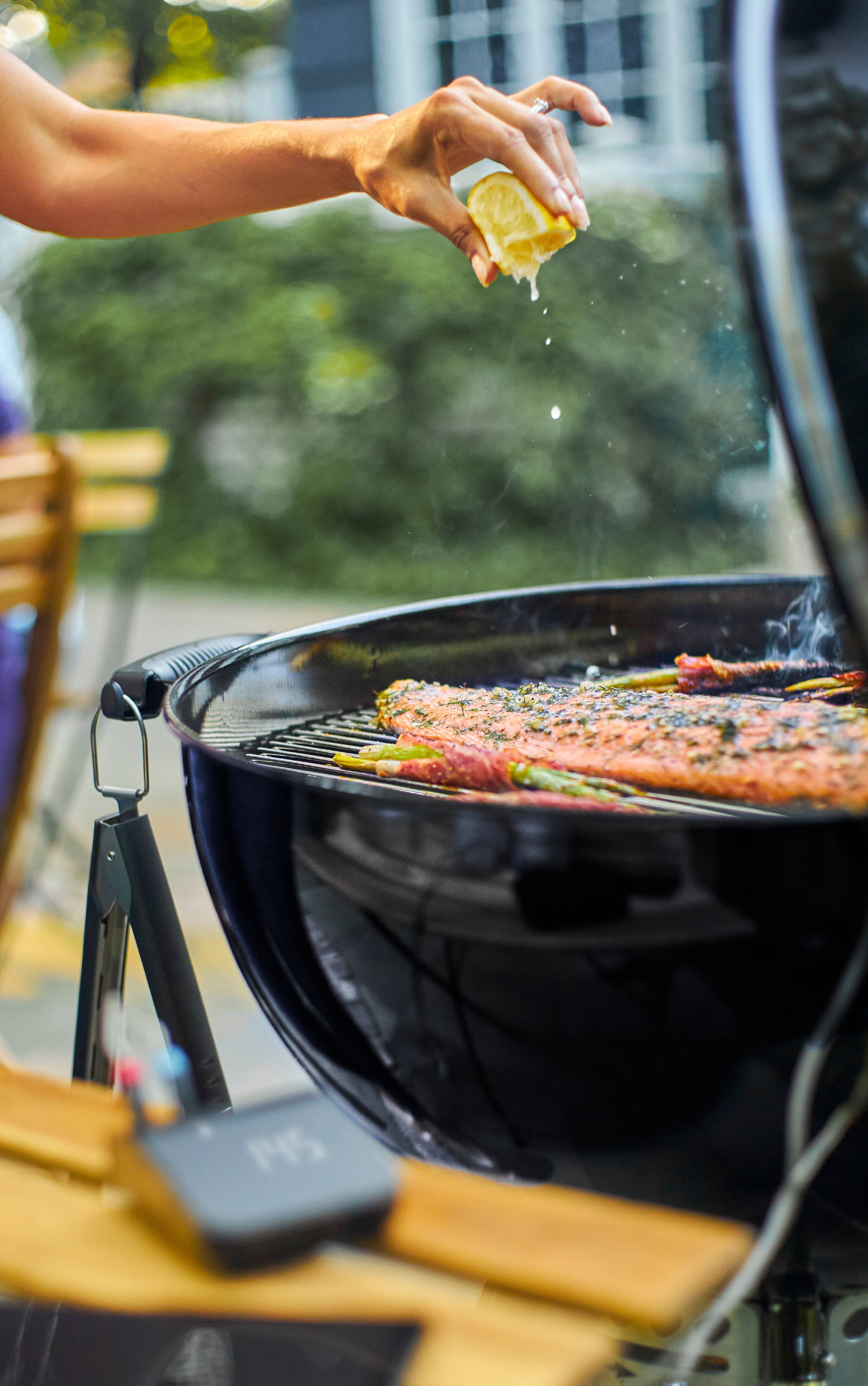 Weber Connect Smart Grilling Hub, WiFi and Bluetooth Enabled Thermometer, LCD Display