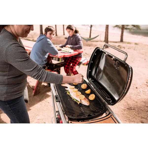 Traveler Portable Propane Gas Grill in Black