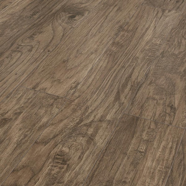 Mena Creek Oak 7 mm T x 7.56 in. W Water Resistant Laminate Wood Flooring (26.6 sqft/case)