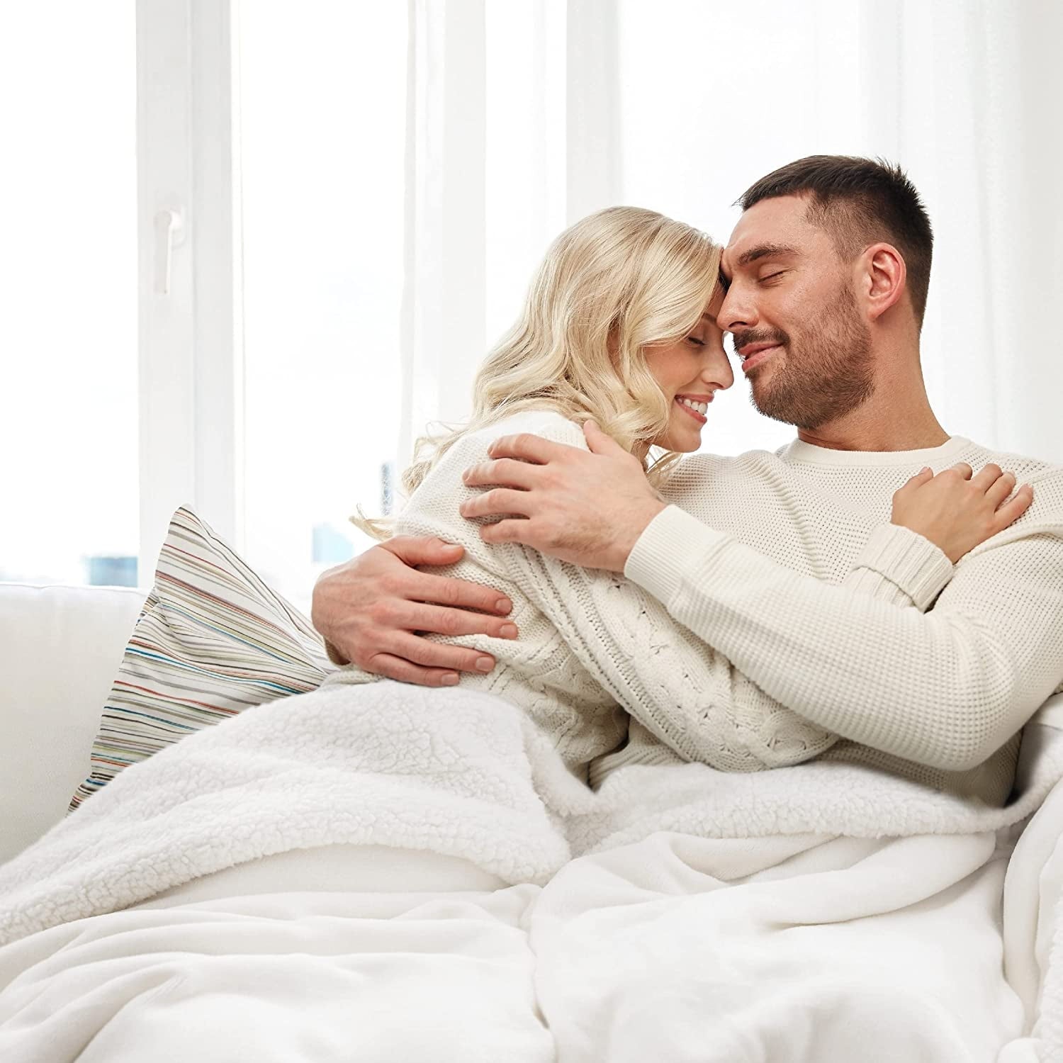 Bedsure Sherpa Fleece Throw Blanket White - Thick and Warm Blankets,Soft Fuzzy Throw, 50x60 inches