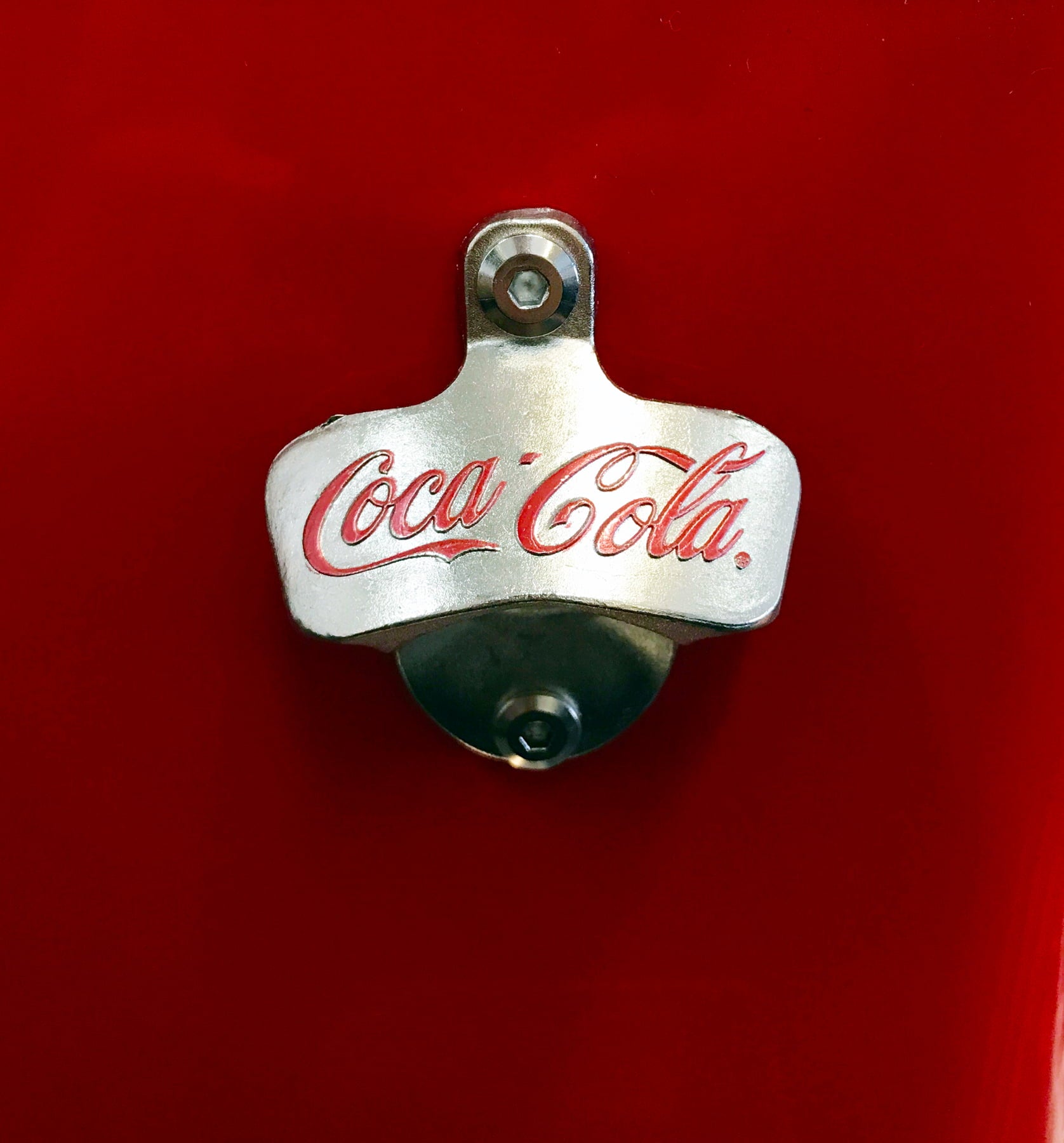 Leigh Country CP 98105 Metal Embossed Retro Outdoor 60 Qt. Cooler Red