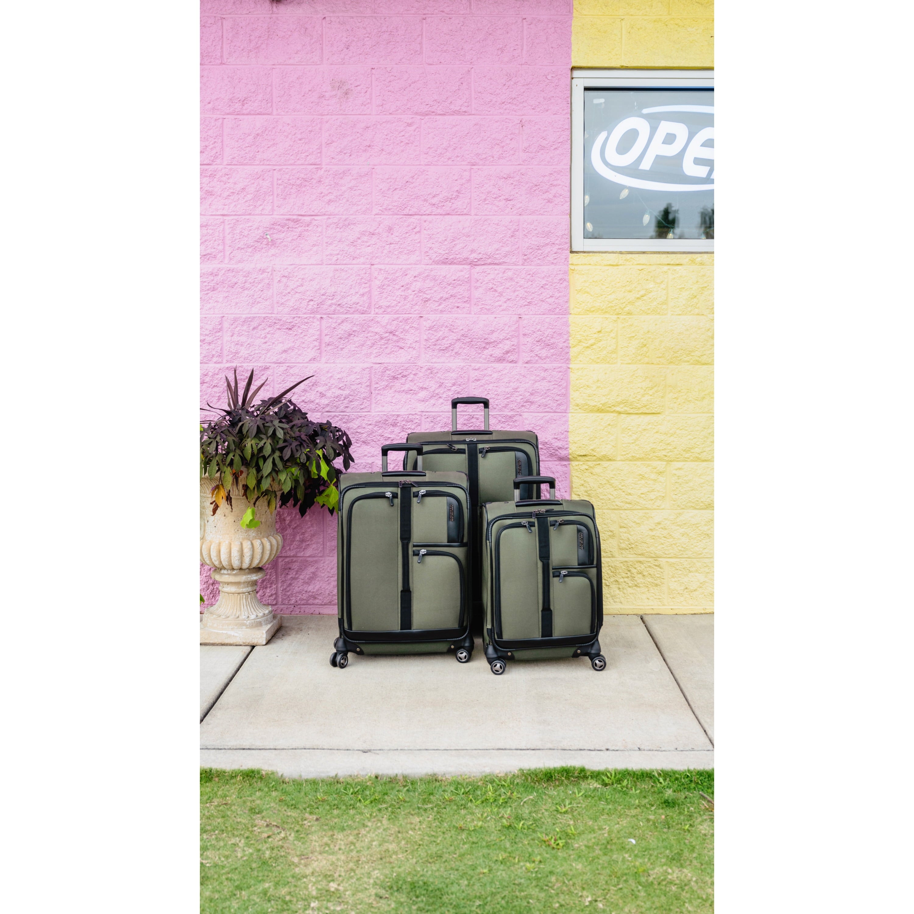 American Tourister Cargo Max 29