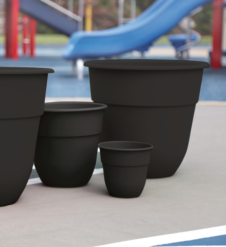 Suncast 10-inch Indoor/Outdoor Resin Flower Planter, Black