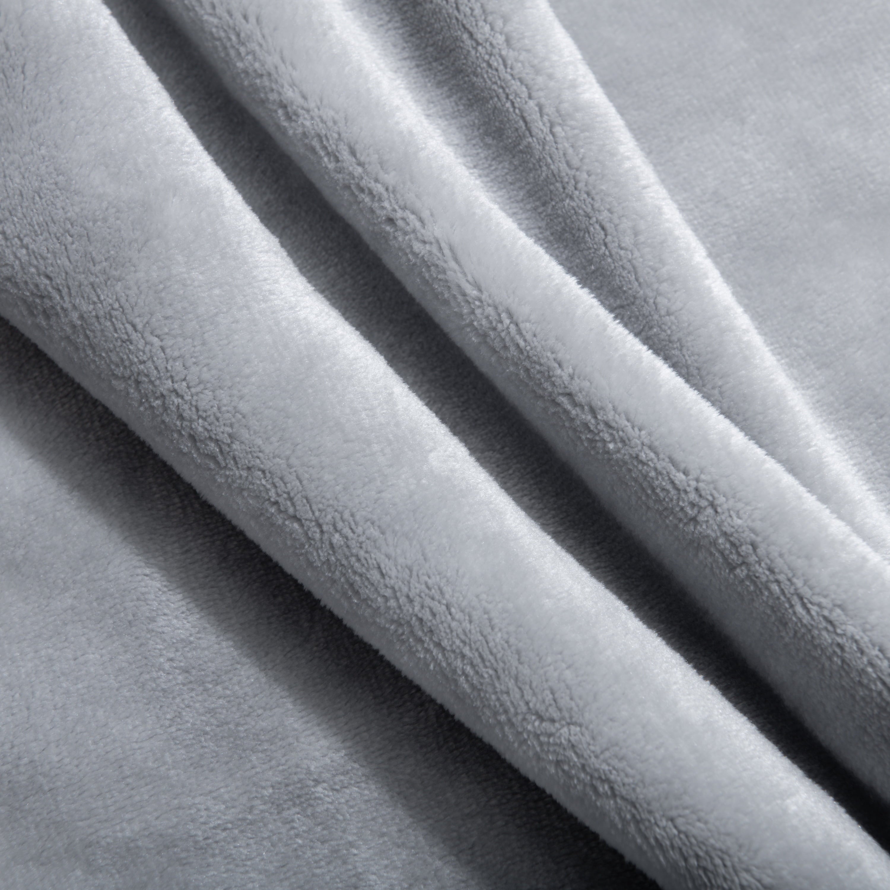 Better Homes & Gardens Polyester Velvet Plush Throw, Soft Silver, 50