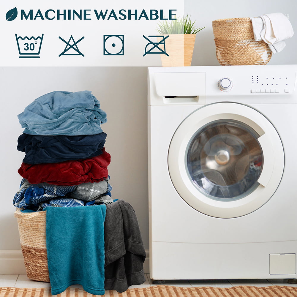 PAVILIA Fleece Blanket with Sleeves for Women Men Adults, Wearable Blanket Warm Soft Plush, Hug Sleep Pod Snuggle Pocket Sleeved TV Throw Wrap, Cozy White Elephant Gifts Ideas for Mom Wife, Black