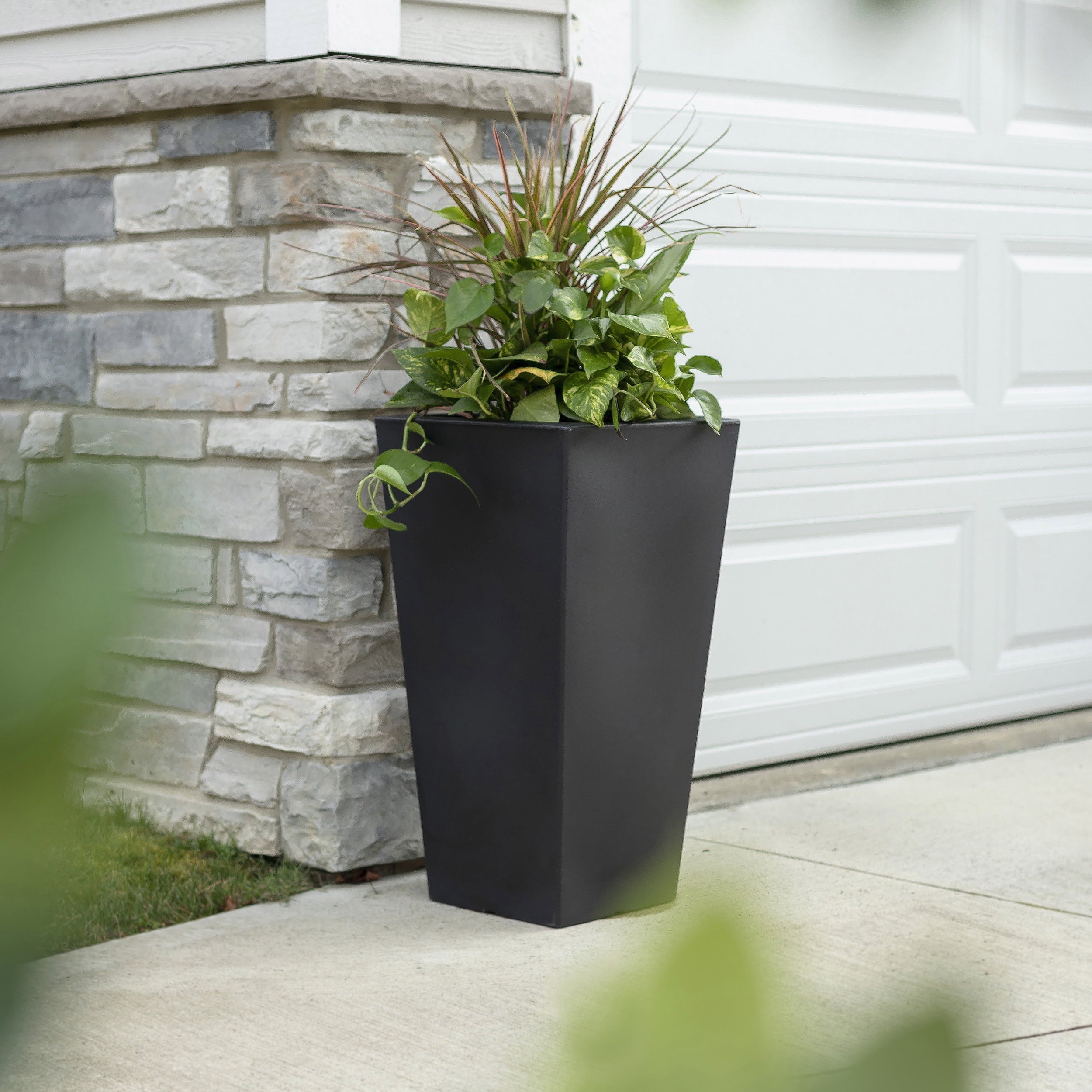 Step2 Tremont 2pk Plastic Black Square Planter 15