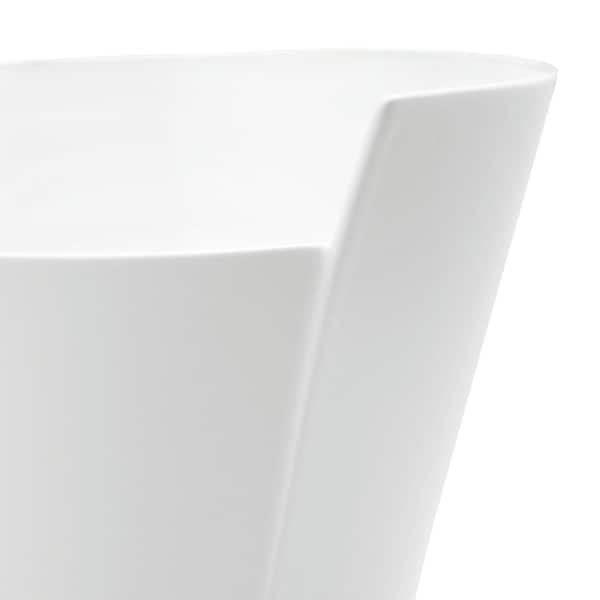 New Wave White Porcelain 11 in. Round Serving Bowl