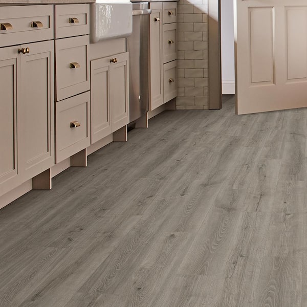 American Canyon Oak 14 mm T x 7.6 in. W Waterproof Laminate Wood Flooring (13.3 sqft/case)