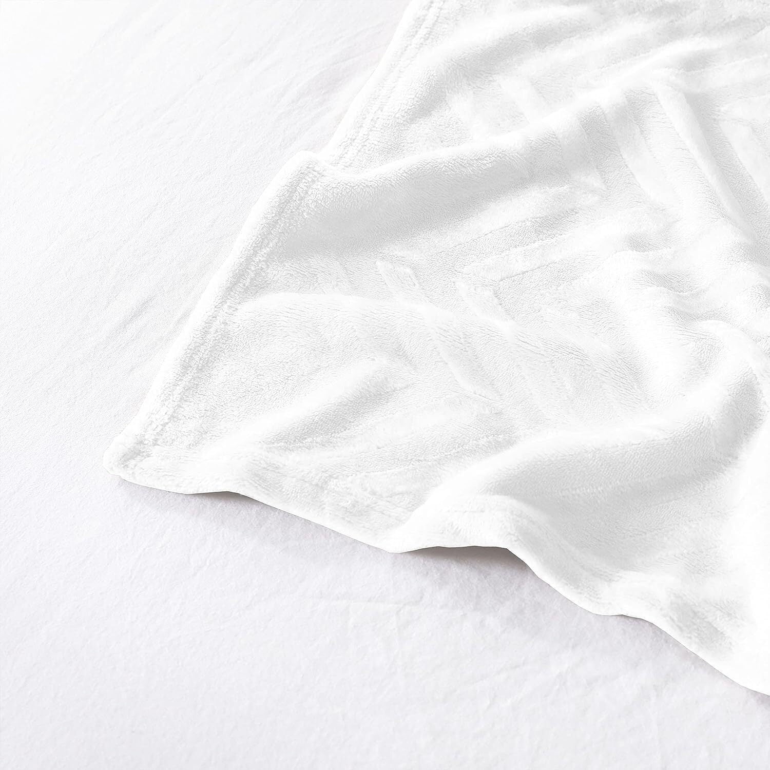 Whale Flotilla Fleece Throw Blanket for Couch, Soft Fluffy Sofa Bed Blanket with Chevron Pattern for All Season, Warm and Lightweight, 50x60 Inch, White