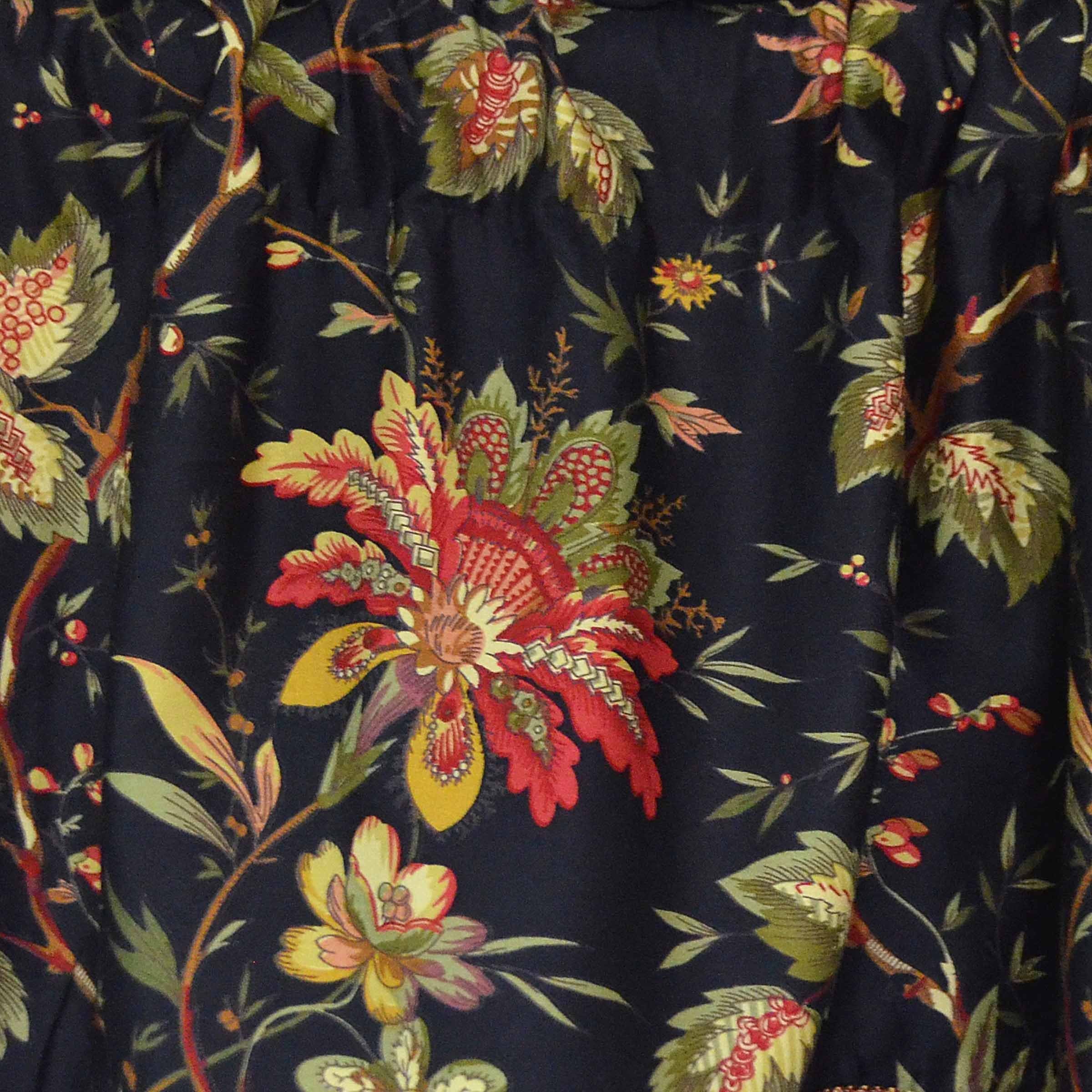 Waverly 10982050X015NO Felicite 50-Inch by 15-Inch Window Valance, Noir