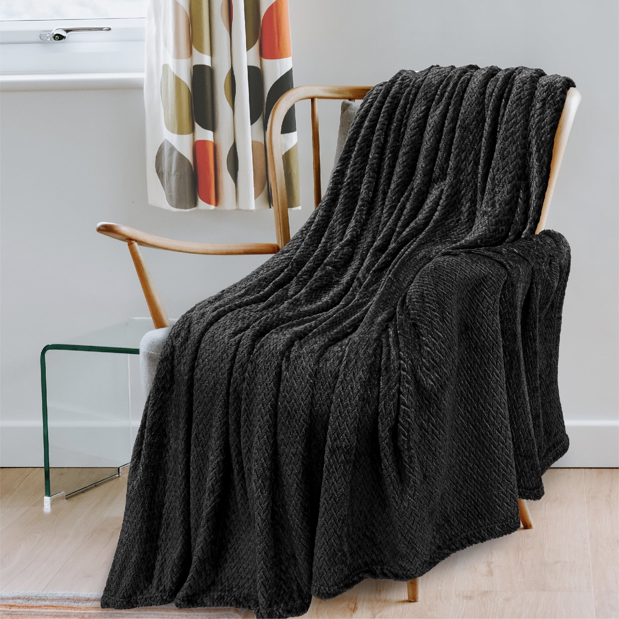 PAVILIA Soft Fleece Solid Black Throw Blanket for Couch, Lightweight Plush Warm Blankets for Bed, Fuzzy Cozy Flannel Blanket Throw for Sofa, Travel, Jacquard Pattern, Black, 50x60 inch
