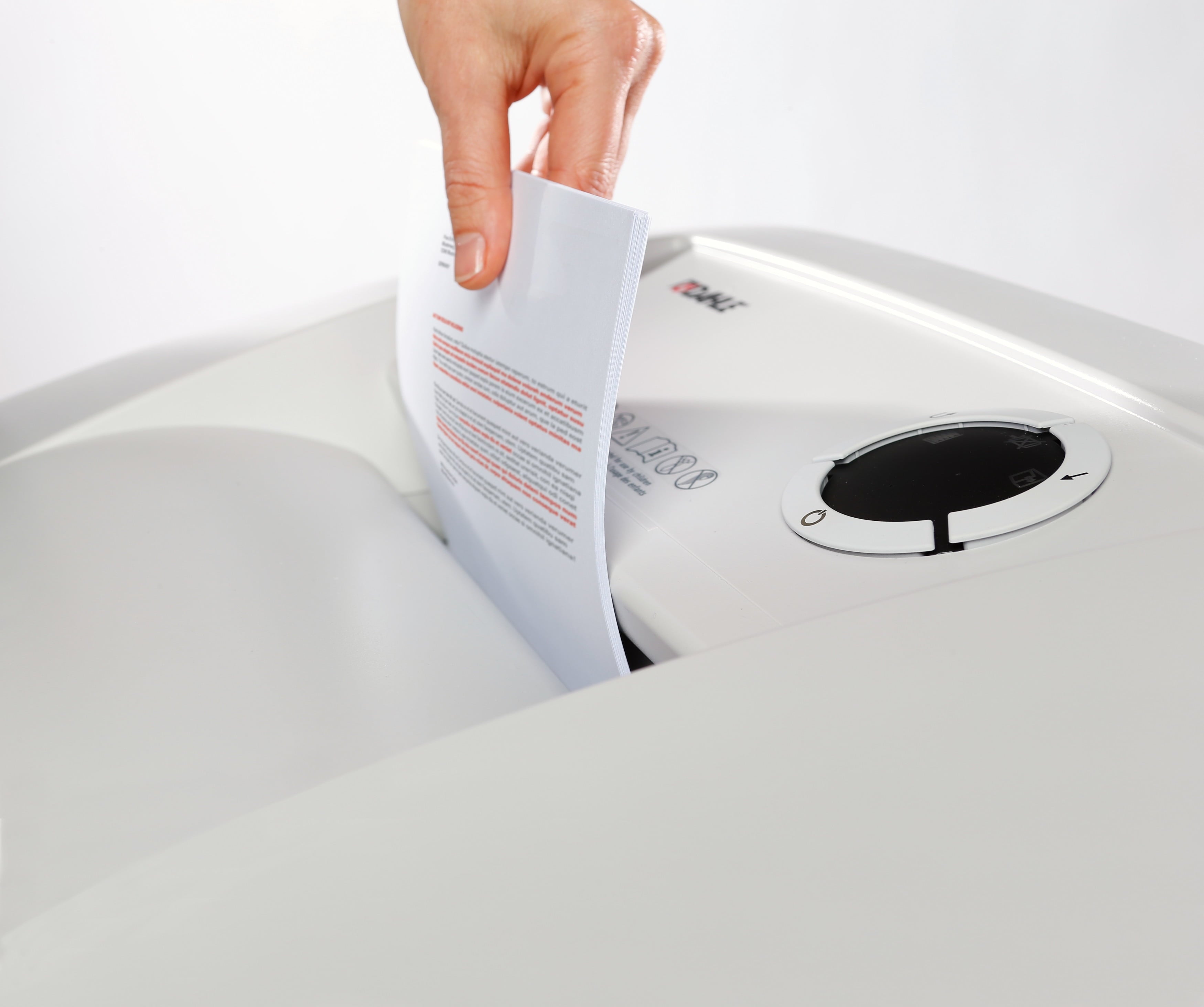 Dahle 50514 Oil-Free Paper Shredder w/Jam Protection, German Engineered, 26 Sheet Max, Level P-4