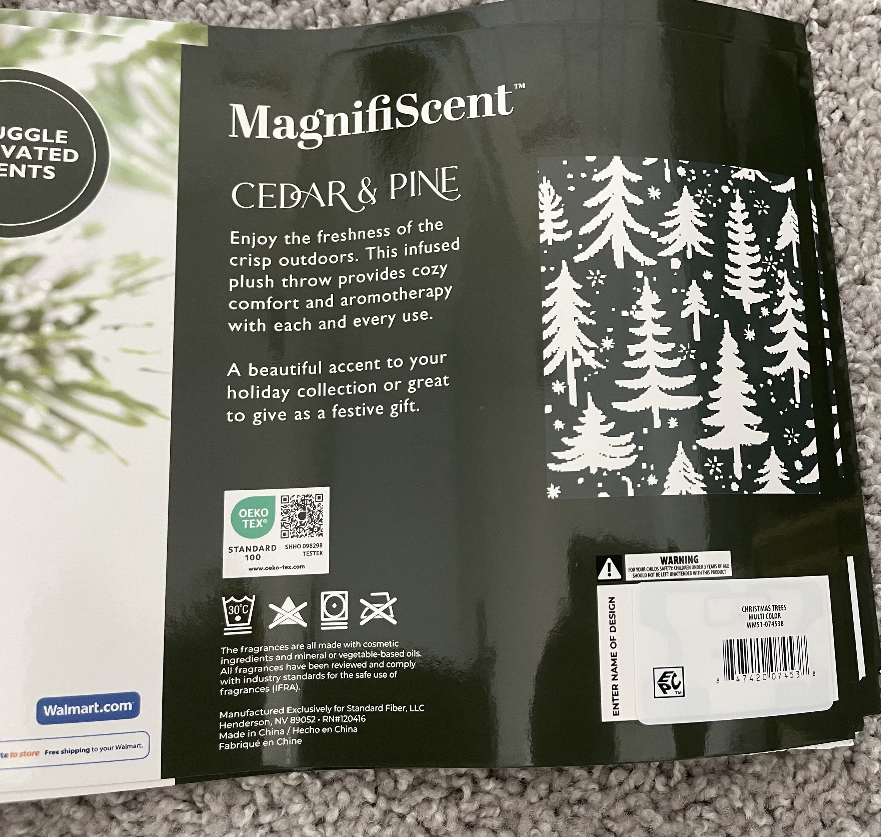MagnifiScent 50X60 Christmas Tree Scented Throw